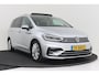 Volkswagen Touran 1.8 TSI Highline Business R-Line 7p | Trekhaak | Panoramadak | 180 PK | Dealer Ond. | CarPlay | Stoelverwarming