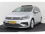 Volkswagen Touran 1.8 TSI Highline Business R-Line 7p | Trekhaak | Panoramadak | 180 PK | Dealer Ond. | CarPlay | Stoelverwarming