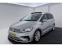 Volkswagen Touran 1.8 TSI Highline Business R-Line 7p | Trekhaak | Panoramadak | 180 PK | Dealer Ond. | CarPlay | Stoelverwarming