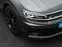 Volkswagen Tiguan 1.5 TSI 150 pk DSG ACT Highline Business R / R-Line | Panoramadak | Trekhaak | Head-up display | Achteruitrijcamera | Stoel-/achterbankverwarming | Navigatie