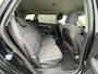 Kia Carens 1.6 GDi Business Pack 7 Persoons Navigatie, Climate Control, Cruisecontrol, Trekhaak, 16"Lm, Achteruitrijcamera