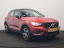 Volvo XC40 T5 Recharge R-Design Plug In Hybrid 262pk Dealer O.H PHEV | Panodak | Camera | Harman & Kardon | Alcantara Sportstoelen Memory & Verwarmd | Apple Carplay | Blis | Adaptive LED | Navigatie | Virtual | DAB |