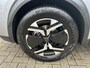 Peugeot 2008 1.2 Hybrid 145 PK GT Automaat | Navigatie | Keyless Entry | Full LED Verlichting | Parkeercamera | Adaptieve Cruise Control | Climate Control | Parkeersensoren | 17" Lichtmetalen Velgen | Hoge Zitpositie | Zwart Dak |