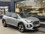 Peugeot 2008 1.2 Hybrid 145 PK GT Automaat | Navigatie | Keyless Entry | Full LED Verlichting | Parkeercamera | Adaptieve Cruise Control | Climate Control | Parkeersensoren | 17" Lichtmetalen Velgen | Hoge Zitpositie | Zwart Dak |