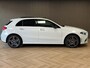 Mercedes-Benz A-klasse 250e AMG Line AUT PANORAMADAK SFEERVERLICHTING KEYLESS-GO NAVIGATIE CAMERA STOELVERWARMING PDC AIRCO CRUISE