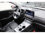 Hyundai Kona Electric EV Premium 64 kWh | Leder | Elektrisch bedienbare voorstoelen | Stoelverwarming / ventilatie | Adaptive cruise control |