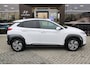 Hyundai Kona Electric EV Premium 64 kWh | Leder | Elektrisch bedienbare voorstoelen | Stoelverwarming / ventilatie | Adaptive cruise control |