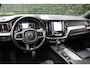 Volvo XC60 2.0 T5 R-Design (Panoramadak Sportleder/Memory Carplay ACC Navi/Camera Blis Keyless Standkachel Full-Led 19InchLMV Pdc V+A)