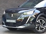Peugeot 2008 SUV GT 130PK AUTOMAAT | AppleCarPlay/AndroidAuto | Armsteun | Climate Control | Cruise Control | Camera | FULL LED | Navigatie | LMV | Parkeersensoren | Sfeerverlichting | Privacy Glass | Isofix |