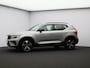 Volvo XC40 2.0 B4 Plus Dark / Trekhaak / Elektr. bed. stoelen / Harman Kardon / Stoel+stuurverwarming