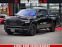 Dodge Ram 1500 BLACK OPS LONGHORN 5.7 V8 HEMI | 8820KM! | BOM VOL | HUD | LUCHTVERING | PANO | 200L LPG | ADAPTIVE CRUISE | DIGI VIRTUAL CLUSTER | CARPLAY | 3500KG | HEADUP | CREW CAB DUBBELE CABINE | 5 PERSOONS | ZWART MET BRUIN LEDER | Z.G.A.N