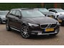 Volvo V90 Cross Country 2.0 D5 Pro / Trekhaak / Panoramadak / Camera / Head-up / Bowers en Wilkens / Luchtvering / 20'' / Keyless / Standverwarming / Stuurverwarming / Dodehoek / Stoelverwarming / ACC
