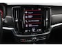Volvo V90 Cross Country 2.0 D5 Pro / Trekhaak / Panoramadak / Camera / Head-up / Bowers en Wilkens / Luchtvering / 20'' / Keyless / Standverwarming / Stuurverwarming / Dodehoek / Stoelverwarming / ACC