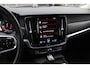 Volvo V90 Cross Country 2.0 D5 Pro / Trekhaak / Panoramadak / Camera / Head-up / Bowers en Wilkens / Luchtvering / 20'' / Keyless / Standverwarming / Stuurverwarming / Dodehoek / Stoelverwarming / ACC