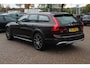 Volvo V90 Cross Country 2.0 D5 Pro / Trekhaak / Panoramadak / Camera / Head-up / Bowers en Wilkens / Luchtvering / 20'' / Keyless / Standverwarming / Stuurverwarming / Dodehoek / Stoelverwarming / ACC