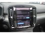 Volvo EX40 Single Motor Extended Range Ultra 82 kWh Adaptive Cruise & Pilot Assist | Panoramisch Schuif/-kanteldak | Harman/Kardon Premium Audio | 360-Camera | Stoel + Stuurwiel verwarming | Elektrische Achterklep | Google Services | Keyless Entry & Start | Extra getint glas