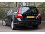 Volvo V70 2.4 D5 AWD Momentum / Nieuwe Distributie / Trekhaak / Rijklaarprijs!