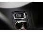 Volvo V70 2.4 D5 AWD Momentum / Nieuwe Distributie / Trekhaak / Rijklaarprijs!