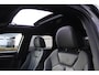 Audi Q3 40 TFSI quattro | 3x S-Line | Panoramadak | Trekhaak | Camera | Black optik | Dode hoek | Chronos grijs | Apple carplay |