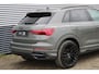 Audi Q3 40 TFSI quattro | 3x S-Line | Panoramadak | Trekhaak | Camera | Black optik | Dode hoek | Chronos grijs | Apple carplay |