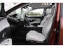 Peugeot 3008 1.2 PureTech Allure / Trekhaak / Panoramadak / Camera / Navigatie / 18'' / Half leder / CarPlay / Stoelverwarmign / Cruise Control