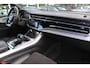 Audi Q8 55 TFSI quattro Pro Line Plus / Trekhaak / Panoramadak / 360Camera / Achterasbesturing / Softclose / 22'' / B&O / Sfeerverlichting / Dodehoek / DAB / Stoelverwarming / ACC