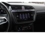 Volkswagen Tiguan 1.5 TSI R-Line / NL Auto! / Trekhaak / Panoramadak / Camera / Keyless / 19'' / CarPlay / Navigatie / DAB / ACC