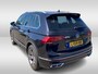 Volkswagen Tiguan 1.5 TSI R-Line / NL Auto! / Trekhaak / Panoramadak / Camera / Keyless / 19'' / CarPlay / Navigatie / DAB / ACC
