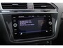 Volkswagen Tiguan 1.5 TSI R-Line / NL Auto! / Trekhaak / Panoramadak / Camera / Keyless / 19'' / CarPlay / Navigatie / DAB / ACC