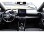 Toyota Yaris 1.5 HYBRID EXECUTIVE APPLE/ANDROID KEYLESS P-SENSOREN STOEL/STUURVERWARM HEAD-UP HALF-LEDER