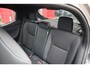 Toyota Yaris 1.5 HYBRID EXECUTIVE APPLE/ANDROID KEYLESS P-SENSOREN STOEL/STUURVERWARM HEAD-UP HALF-LEDER