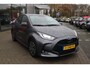 Toyota Yaris 1.5 HYBRID EXECUTIVE APPLE/ANDROID KEYLESS P-SENSOREN STOEL/STUURVERWARM HEAD-UP HALF-LEDER
