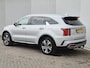 Kia Sorento 1.6 T-GDI Plug-in Hybrid 4WD DynamicPlusLine 7p. / 7 Persoons / Fabrieksgarantie 31-01-2029 / Automaat / Trekhaak afneembaar / Trekgewicht 1450 kg / Bose Audio Systeem / Stuur-, en Stoelverwarming / Adaptief CC / Elektrische achterklep / Achteruitrijcamera /