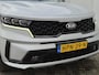 Kia Sorento 1.6 T-GDI Plug-in Hybrid 4WD DynamicPlusLine 7p. / 7 Persoons / Fabrieksgarantie 31-01-2029 / Automaat / Trekhaak afneembaar / Trekgewicht 1450 kg / Bose Audio Systeem / Stuur-, en Stoelverwarming / Adaptief CC / Elektrische achterklep / Achteruitrijcamera /