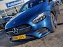 Mercedes-Benz B-klasse 250e Plug-In Hybrid AMG-Line | Navi | Apple Carplay | Clima | Cruise | Led Koplampen | Leder+Alcanatra | Stoelverwarming | Sfeerverlichting | Dodehoek+Rijstrooksensor | Privacy Glass | 18'lm