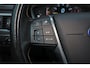 Volvo V70 T5 Dynamic Edition - Schuif/kanteldak - Adaptive cruise control - Parkeercamera achter - Bi-Xenon koplampen - Verwarmde voorstoelen & stuur - Lederen Bekleding - Parkeersensoren voor & achter - Elektr. bedienb. bestuurdersstoel met geheugen - Volvo On Call- Navigatie - Standkachel - 18' LMV