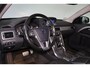 Volvo V70 T5 Dynamic Edition - Schuif/kanteldak - Adaptive cruise control - Parkeercamera achter - Bi-Xenon koplampen - Verwarmde voorstoelen & stuur - Lederen Bekleding - Parkeersensoren voor & achter - Elektr. bedienb. bestuurdersstoel met geheugen - Volvo On Call- Navigatie - Standkachel - 18' LMV