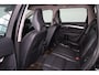 Volvo V70 T5 Dynamic Edition - Schuif/kanteldak - Adaptive cruise control - Parkeercamera achter - Bi-Xenon koplampen - Verwarmde voorstoelen & stuur - Lederen Bekleding - Parkeersensoren voor & achter - Elektr. bedienb. bestuurdersstoel met geheugen - Volvo On Call- Navigatie - Standkachel - 18' LMV