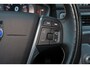 Volvo V70 T5 Dynamic Edition - Schuif/kanteldak - Adaptive cruise control - Parkeercamera achter - Bi-Xenon koplampen - Verwarmde voorstoelen & stuur - Lederen Bekleding - Parkeersensoren voor & achter - Elektr. bedienb. bestuurdersstoel met geheugen - Volvo On Call- Navigatie - Standkachel - 18' LMV