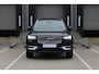 Volvo XC90 T8 Recharge AWD Plus Bright | Verwarmbare Voorstoelen | 360 Graden Camera | Getint Glas Achter | Parkeersensoren | Navigatiesysteem | Trekhaak | Adaptive Cruise Control | Panorama Dak | Electronic Climate Control | Standkachel | Dodehoekdetectie Met Correctie | Draadloze Telefoonlader | Apple Carplay/Android Auto | LED Koplampen | Lederen Bekleding