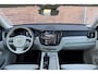 Volvo XC60 T6 Automaat Plug-in hybrid AWD Plus Dark | Premium audio by Harman Kardon | Trekhaak Semi-Elektrisch | Panoramadak met Schuif-/Kantelfunctie| Elektrisch Bedienbare Voorstoelen met Geheugenfunctie | Adaptieve Cruise Control | Pilot Assist | Blind Spot| "Fish-Eye" 360 Graden Camera | Stoel- en Stuurwiel-verwarming | Alarmklasse 3 |
