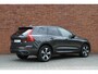 Volvo XC60 T6 Automaat Plug-in hybrid AWD Plus Dark | Harman/Kardon Audiosysteem | Trekhaak Semi-Elektrisch | Panoramisch Schuif-/Kantel-dak | Elektrisch Bedienbare Voorstoelen met Geheugenfunctie | Adaptieve Cruise Control | Pilot Assist | Blind Spot| "Fish-Eye" 360 Graden Camera | Pre-Conditionering | Stoel- en Stuurwiel-verwarming | Alarmklasse 3 |