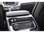 Volvo V90 T6 350PK Plug-in hybrid AWD Ultra Dark | Adaptieve Cruise Control met Pilot Assist | Verwarmde Stoelen Voor&Achter | Verwarmbaar Stuurwiel | Panoramisch Schuif-/kanteldak | Gelamineerde zijruiten en achterruit | Harman Kardon | Head-Up Display | Semi- Elektrische Trekhaak | 360º Camera | All-Seasonbanden | Blind Spot Information System | Verwarmbare achterbank | 19" Lichtmetalen wielen