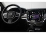 Volvo V90 T6 350PK Plug-in hybrid AWD Ultra Dark | Adaptieve Cruise Control met Pilot Assist | Verwarmde Stoelen Voor&Achter | Verwarmbaar Stuurwiel | Panoramisch Schuif-/kanteldak | Gelamineerde zijruiten en achterruit | Harman Kardon | Head-Up Display | Semi- Elektrische Trekhaak | 360º Camera | All-Seasonbanden | Blind Spot Information System | Verwarmbare achterbank | 19" Lichtmetalen wielen