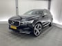 Volvo XC60 2.0 T5 250 pk AWD R-Design | Apple carplay | El. achterklep | 21 inch | Parkeer assistent |