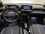 Peugeot 2008 SUV GT 130 pk Automaat | Navigatie | Achteruitrijcamera | Parkeersensoren Voor en Achter | Verwarmde Sportstoelen | LED Koplampen | Keyless Start | Dodehoek Detectie | Climate Control | Cruise Control | 17" Lichtmetalen Velgen | Apple Carplay/Android Auto |
