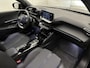 Peugeot 2008 SUV GT 130 pk Automaat | Navigatie | Achteruitrijcamera | Parkeersensoren Voor en Achter | Verwarmde Sportstoelen | LED Koplampen | Keyless Start | Dodehoek Detectie | Climate Control | Cruise Control | 17" Lichtmetalen Velgen | Apple Carplay/Android Auto |