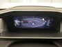 Peugeot 2008 SUV GT 130 pk Automaat | Navigatie | Achteruitrijcamera | Parkeersensoren Voor en Achter | Verwarmde Sportstoelen | LED Koplampen | Keyless Start | Dodehoek Detectie | Climate Control | Cruise Control | 17" Lichtmetalen Velgen | Apple Carplay/Android Auto |
