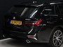 BMW 3-Serie Touring 330i High Executive NW TYPE [APPLE CARPLAY, PDC V+A, CRUISE CONTROL, HARMAN/KARDON, STOELVERWARMING, AUTOMATISCHE ACHTERKLEP, AUTOMATISCHE AIRCO, NIEUWSTAAT]