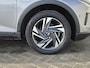 Hyundai Bayon 1.0 T-GDI Premium Handgeschakeld / Trekhaak Afneembaar / Trekgewicht 1110 kg / Achteruitrijcamera / Stuur-, en Stoelverwarming / Cruise control / Keyless Entry/Start / Apple Carplay Android Auto / Climate control /